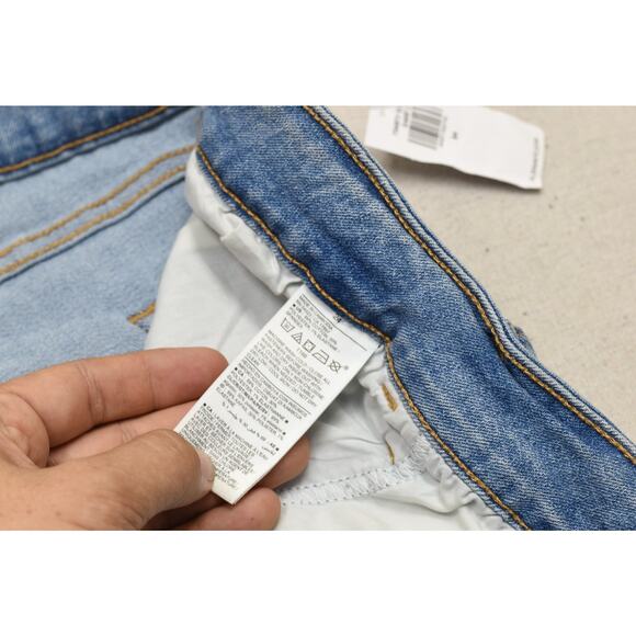 NEW Old Navy Women's Mid-Rise Boot-Cut Jeans Plus Size 24 Light Wash - Picture 8 of 8